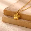 Collar con cadena para la clavícula con colgante de estrella tridimensional de acero inoxidable transfronterizo, simple, de lujo ligero, elegante cadena para la clavícula de estrella de mar al por mayor