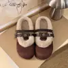 Botas de Nieve de Invierno Pantuflas Retro Francesas Pantuflas de Algodón Estilo Boca Baja Pantuflas con Plataforma Interna Punta Redonda Doble Hebilla Simple