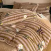 Manta con Estampado de Leopardo Maillard de Piel de Conejo Juego de Cuatro Piezas Invierno Engrosado Cálido Sábana Bajera y Funda de Edredón de Terciopelo de Leche Ropa de Cama