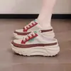 Sandalias de primavera para mujer de comercio exterior, cerradas, sin cordones, que aumentan la altura, de suela gruesa, zapatos perezosos sin cordones, sin talón, zapatos blancos, cómodos