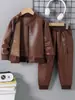 Chaqueta de Cuero para Niños de Primavera y Otoño con Cuello Alto Pequeño Resistente al Viento Moda Infantil Ropa de Motocicleta