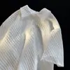 Camisa Polo de Manga Curta com Textura Waffle Homem Verão Design Masculino de Alto Padrão Camiseta Lapela de Nicho