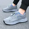 Zapatos de Marca para Mujeres Mayores Modelos Primavera y Otoño 2025 Cuero Antideslizantes Impermeables Tenis para Mamá Zapatos Casuales de Suela Suave para Edad Media y Mayores