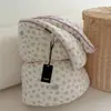 Manta de algodón tejida con patrón de nubes de grado A para otoño e invierno, adecuada para camas individuales o dobles, lavable a máquina, suave y cómoda para dormir, engrosada para abrigar, e ideal para primavera, otoño e invierno