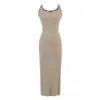 Vestido regata sexy de cor sólida com decote V pequeno para mulheres, com um design estiloso, fenda nas costas de verão, caimento justo, bodycon, elegante vestido de comprimento médio
