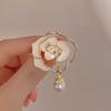 Broche Camelia Verano Mujer Lujo Ligero Alta Gama Borla Perla Corsage Estilo Fragante Elegante Pin Accesorios para Traje