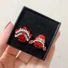 Pendientes del mismo estilo de IU de Corea del Sur, hermosos pendientes rojos con aguja de plata 925, joyería elegante y sencilla de moda para mujeres.