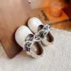 Zapatos de Princesa para Niñas 2026 Primavera y Otoño Plateados Elegantes Zapatos Pequeños de Cuero para Niños Zapatos Mocasines de Suela Suave Zapatos Individuales Antideslizantes Zapatos de Espectáculo