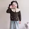 Elegante cárdigan suéter con cuello de muñeca para niñas, colección primavera y otoño, nuevo estilo 2026, prenda exterior tejida versátil para niños y bebés