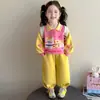Conjunto de Roupa de Outono para Meninas 2026 Novo Estiloso Conjunto Casual Esportivo Infantil de Duas Peças Roupas da Moda para Bebês Meninas no Outono