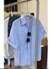 Camisa Exterior de Manga Corta a Rayas Azules para Hombre y Mujer Verano Chic Camisa Pequeña Cuello Polo Algodón Transpirable Moderna