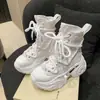 Zapatos de plataforma altos color rojo rosa europeo para mujer, otoño e invierno 2023, nuevos zapatos de plataforma con suela gruesa para aumentar la altura, botas cortas deportivas