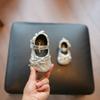 Sapatos para Bebês e Crianças Pequenas Sapatos de Princesa para Bebês 2025 Novo para Meninas de 1-2 a 3 Anos Sapatos Pequenos de Couro com Laço de Lantejoulas