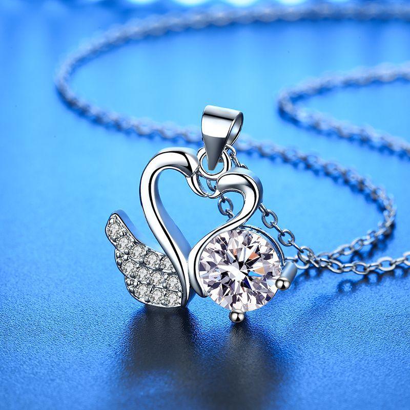 天鹅之恋项链女