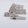 Estoque Atacadista do Fabricante de Zíperes de Ferragem, Fivelas de Zíper de Liga de Zinco para Bolsas e Roupas, Fivelas de Zíper de Metal e Nylon de Alta Qualidade