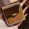 Lujo ligero y sensación de alta gama, anillo abierto con forma de corazón ondulado para mujer, moderno y ajustable, anillo para el dedo índice, joyería más vendida transfronteriza