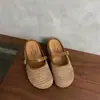 Sapatos de Plataforma Tecidos Slip-On Estilo Retro para Noite Femininos 2026 Nova Moda Coreana Bloqueio de Cores Nicho Plataforma de Cunha Slip-Ons