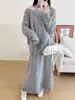 Conjunto de Tricô Estilo Temperamento Suave 2026 Outono/Inverno Nova Chegada Suéter Pulôver com Flor 3D e Conjunto de Saia Duas Peças para Mulheres
