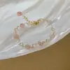 Pulsera de Perlas de Agua Dulce con Broche en Forma de T de Abeja Microincrustada de Circonita Estilo Francés, Pulsera de Lujo Ligero de Gama Alta, Accesorio de Mano Moderno y Elegante