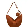 Bolsa Feminina Tendência Estilosa de Veludo com Grande Capacidade Artística 2024 Nova Bolsa Tote Casual para Estudante Ombro Único Transversal Feminina