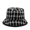 Gorro de Pescador Tejido para Mujer, Estilo Cuadros Otoño/Invierno 2026, Cálido y Protege Orejas, Moderno y Elegante Sombrero Cubeta para Mamá