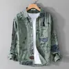 Chaqueta de moda, camisa estilo Hong Kong de otoño, camisa de manga larga para hombre 2026 con diseño único, colores de nicho caqui y verde en stock