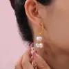 Brincos Bohemian Europeu e Americano com Torção de Pérola Artificial Moda Elegante Titânio Aço Banhado a Ouro 18k