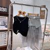 2025 Nuevo Traje de Verano para Niñas Diseño de Moda Chaleco de Punto Más Falda Asimétrica de Mezclilla con Malla Empalmada