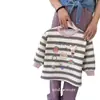 Camiseta básica de otoño a rayas estampadas para bebé niña 2026 nuevo estilo para niña pequeña de algodón antiarrugas top de moda top de celebridad de internet