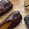 Nuevos zapatos de ballet tabi 2026~ Piel de oveja curtida vegetal corte bajo suela de cuero genuino puntera dividida en pezuña de cerdo zapatos sin cordones