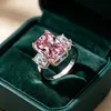 Transmisión en Vivo por Toda Europa Venta Caliente Corte Radiante Piedra Rosa Piedra Principal con Anillo de Diamante Blanco Anillo para Mujer de Alta Gama con Piedra de Color para Mujer