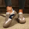 Tênis brancos femininos transfronteiriços 2026 primavera novo modelo plano tamanho grande sapatos de treino alemães tênis esportivos casuais femininos versáteis para estudantes