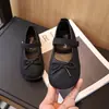 Zapatos Pequeños de Cuero para Niñas 2026 Primavera Nuevo Estilo Zapatos de Princesa con Lazo de Lentejuelas Francesas para Niños Zapatos Planos Bajos para Bebé