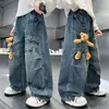 Ropa de Otoño para Niños Pantalones de Mezclilla 2026 Nuevo Estilo Pantalones Largos Niños Medianos y Grandes Estilo Primavera y Otoño Moda para Niños Pantalones de Pierna Recta Atractivos Modernos