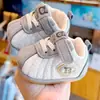 Sapatos de bebê com solas macias, antiderrapantes, novos modelos de primavera e outono, sapatos para bebês iniciantes de 0 a 1 ano, respiráveis e antiderrapantes