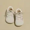 Al por mayor casual estudiante nuevo estilo deportivo 2026 resorte plano otoño e invierno punta redonda zapatos de vestir para mujer estilo coreano con cordones