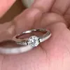 Anel Aberto de Estrela com Diamante Único Suspenso de Design Coreano para Mulheres, Estilo Cool, Nicho, Requintado e de Alta Qualidade Atacado