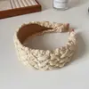 Faixa de cabeça de tecido bege trançado de alta qualidade, textura suave e simples estilo francês, faixa de cabeça externa de coroa alta, novo modelo para mulheres