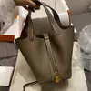 Bolso Cesta de Verduras con Hilo de Cera Hecho a Mano 18/22TC Piel de Vaca Importada Bolso de Mano Joker de Moda Bolso Cubo Bolso de Mano