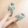 2021 Novas Chinelos Femininos Estilo Coreano Chinelos Cruzados de Pelo Feminino Roupa Externa Sapatos Planos da Moda Calçados Femininos Atacado Veludo