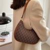 Bolsa de Axila Niche Design de Alta Qualidade e Tendência para Mulheres, Novo Estilo Verão 2025, Bolsa de Ombro Versátil em Formato de Meia-Lua para Comércio Exterior