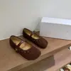 Zapatos Mary Jane huecos de suela blanda para mujer, nuevo modelo de otoño 2026, con una sola correa de hebilla, zapatos de corte bajo, cómodos para el uso diario y el trayecto al trabajo.