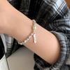 Pulseira de pérolas irregulares tipo feijão prateado para mulheres, estilo frio, nicho, pulseira simples, luxo leve, design elegante de alta qualidade