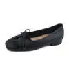 Zapatos planos cómodos de cuero suave estilo ballet con fruncidos y amarre frontal único para mujer, elegantes zapatos Mary Jane poco profundos de punta cuadrada