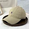 Nova Marca de Moda de Rua Feminina Top Macio Bordado Desfiado Boné de Beisebol Estilo Coreano Casual Versátil Boné de Bico de Pato para Casal