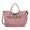 Bolsa Transversal de Ombro Único de Grande Capacidade Transfronteiriça Bolsa de Ombro Feminina Popular Versátil de Veludo Bolsa Feminina de Mão Bolsa Tote com Letra