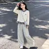Conjunto de Dos Piezas para Niñas Primavera y Otoño 2026: Cárdigan de Cuadros Color-Block y Pantalones Casuales de Moda de Pierna Ancha a Cuadros