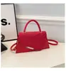 Novo Estilo Patchwork Borda Diagonal Verão 2026 Nova Bolsa de Mão Metálica Estilosa Color-Blocking Casual Quadrada Pequena de Ombro para Mulheres