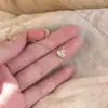 Colar Coração Flor de Íris em Prata de Lei S925 para Mulheres Moda Leve de Luxo Pingente de Diamante Único Transparente Sensação de Alta Qualidade Corrente de Clavícula Transfronteiriça