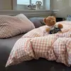 Juego de Cama de Cuatro Piezas a Cuadros de Algodón Suave Lavado Nuevo Estilo Muji Combinado y a Juego Estilo Japonés, Juego de Tres Piezas de Sábana y Funda de Edredón